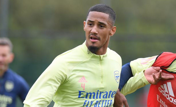 William Saliba sẽ phải rời Arsenal một phút chót.