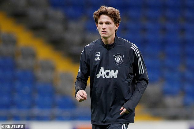 Max Taylor bất ngờ được M.U giữ lại.