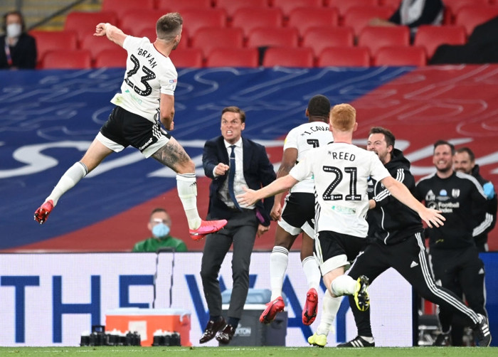 Fulham giành vé thăng hạng sau chiến thắng kịch tính