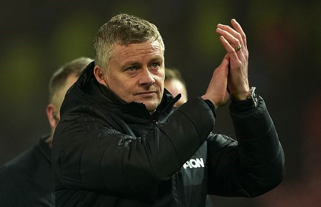 HLV Ole Solskjaer được ban lãnh đạo M.U bảo vệ.
