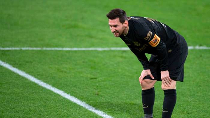 Lionel Messi cũng không cứu được Barcelona.