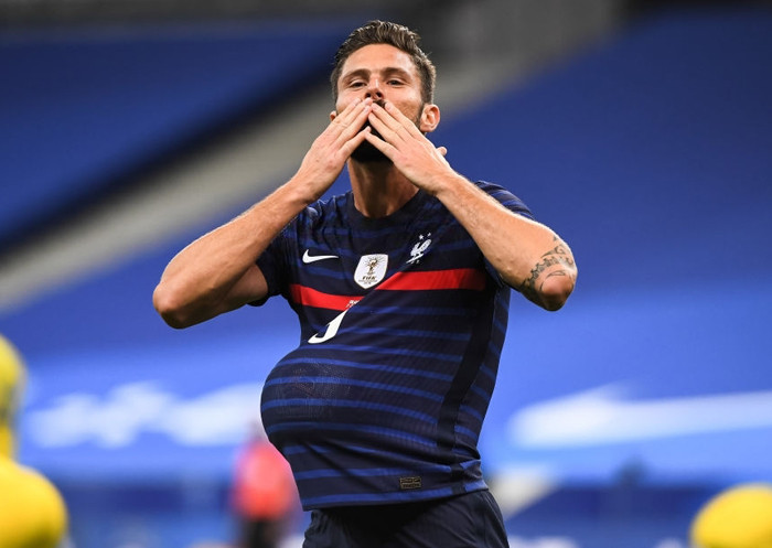 Giroud lập cú đúp ở trận thắng Ukraine 7-1