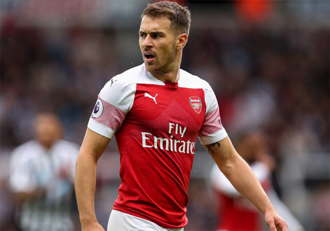 Bán rẻ cầu thủ, Arsenal ‘thủng túi’ hơn 200 triệu bảng