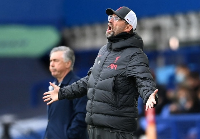 HLV Klopp bất bình vì trọng tài từ chối bàn thắng của Henderson