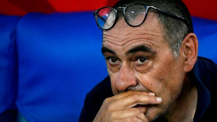 HLV Maurizio Sarri bị Juventus sa thải chỉ sau 1 năm.