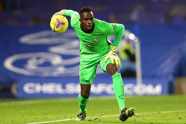 Edouard Mendy giúp Chelsea tránh khỏi những bàn thua không đáng có.