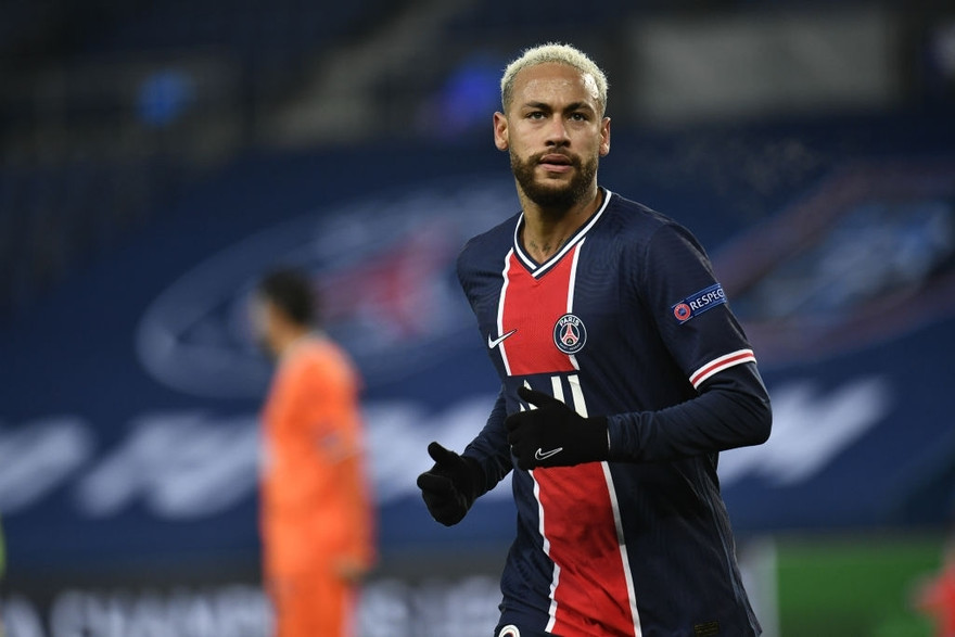 Neymar công khai ý định gắn bó với PSG.