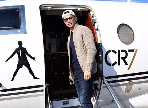 Chuyên cơ trị giá 30 triệu bảng của Ronaldo không được phép cất cánh.