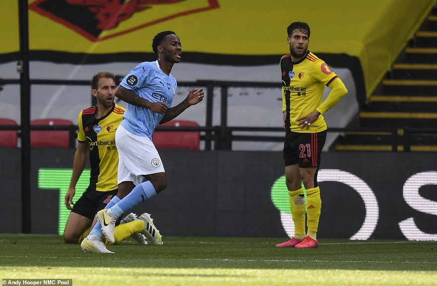 Watford ôm hận trước Man City.