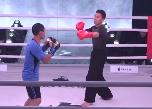 Hà Hưng Quả dùng Giáng long thập bát chưởng để đấu kickboxing?