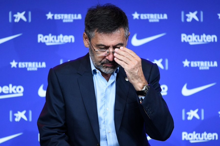 Josep Maria Bartomeu chính thức rời ghế lãnh đạo Barcelona.