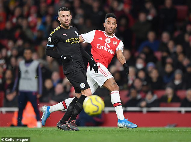 Ngoại hạng Anh sẽ trở lại với trận đấu hấp dẫn giữa Man City và Arsenal.