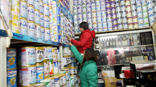 Nếu giá sữa tiếp tục tăng cao, có thể áp giá trần. ảnh: như ý