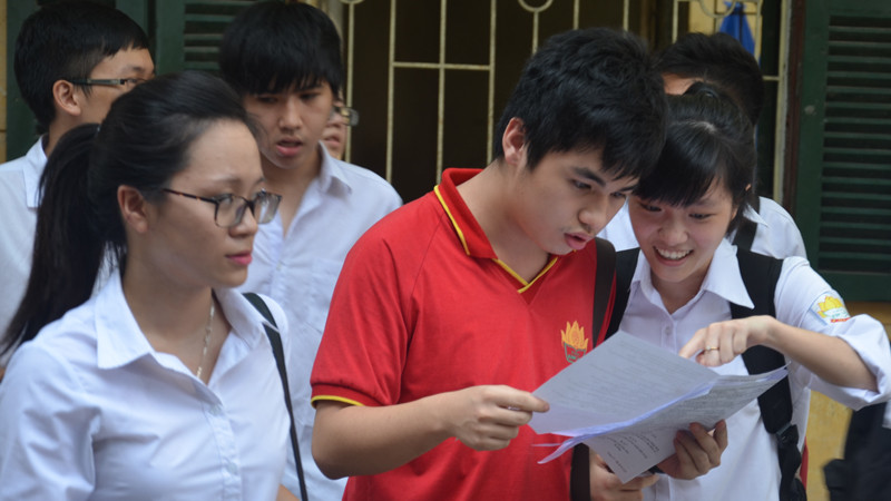 Thí sinh sau giờ thi tốt nghiệp 2014. Ảnh: Thanh Hà