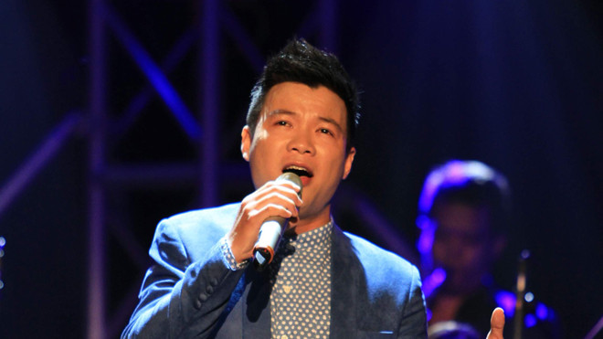  Vũ Thắng Lợi bước đầu thành công trong việc “nhẹ hóa” nhạc đỏ. Ảnh: N.M.Hà