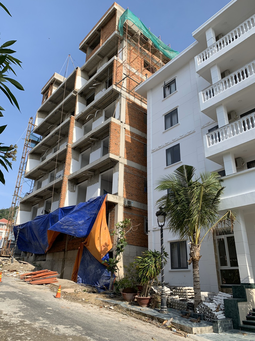 Bị lập chốt chặn, khu biệt thự Ocean View Nha Trang vẫn xây dựng trái phép