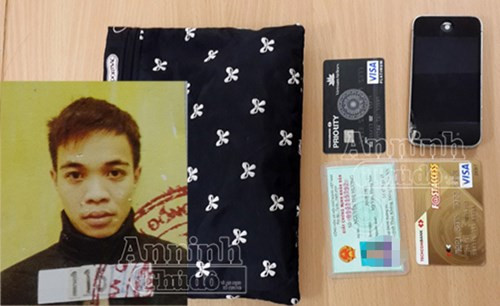 Hải và một số tang vật bị cơ quan Công an thu giữ