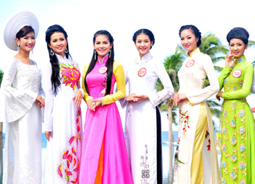 Thí sinh dự thi Hoa hậu Việt Nam 2012.