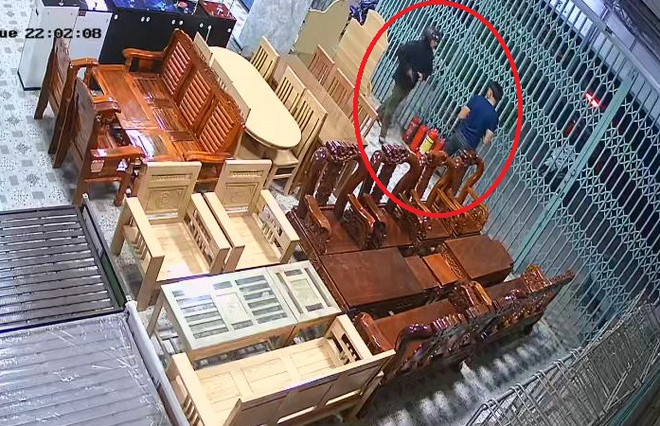 Trưởng công an xã bị tố rút súng dọa bắn người