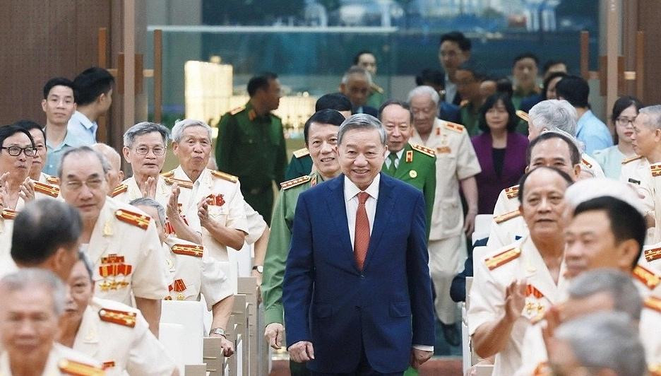 Tổng Bí thư Tô Lâm gặp mặt cán bộ công an chi viện chiến trường miền Nam thời kỳ kháng chiến chống Mỹ cứu nước, tháng 4/2025 (Ảnh: BCA).