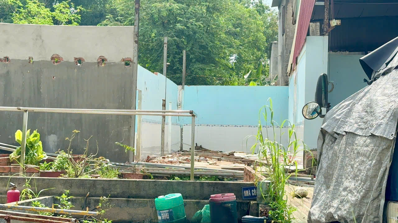 Một nhà dân tại phường Phước Tân đã tháo dỡ nhà bàn giao đất cho dự án Một nhà dân tại phường Phước Tân đã tháo dỡ nhà bàn giao đất cho dự án