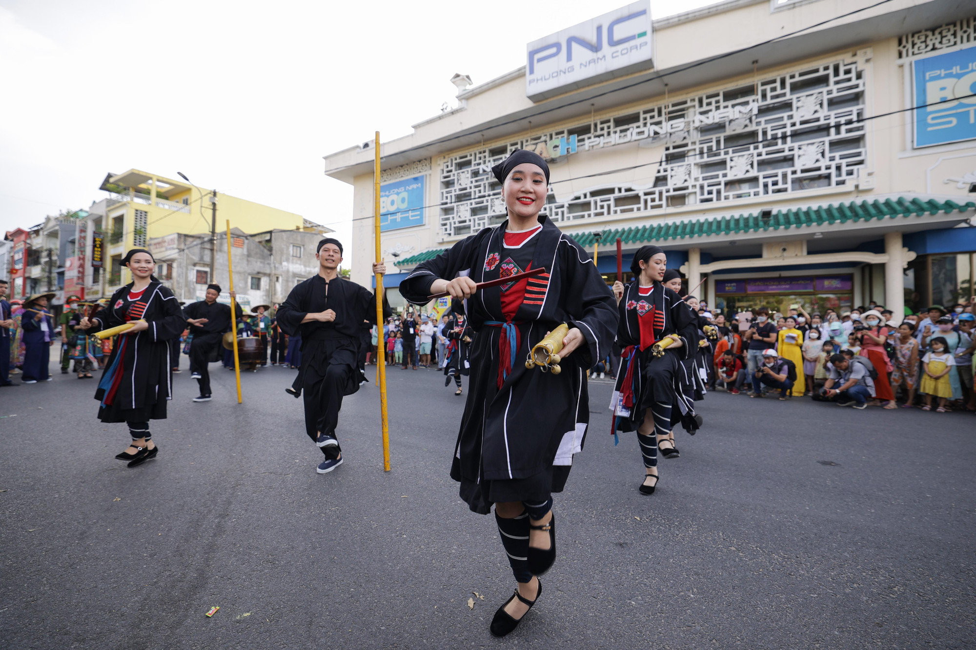 Đoàn ca múa nhạc dân gian Việt Bắc