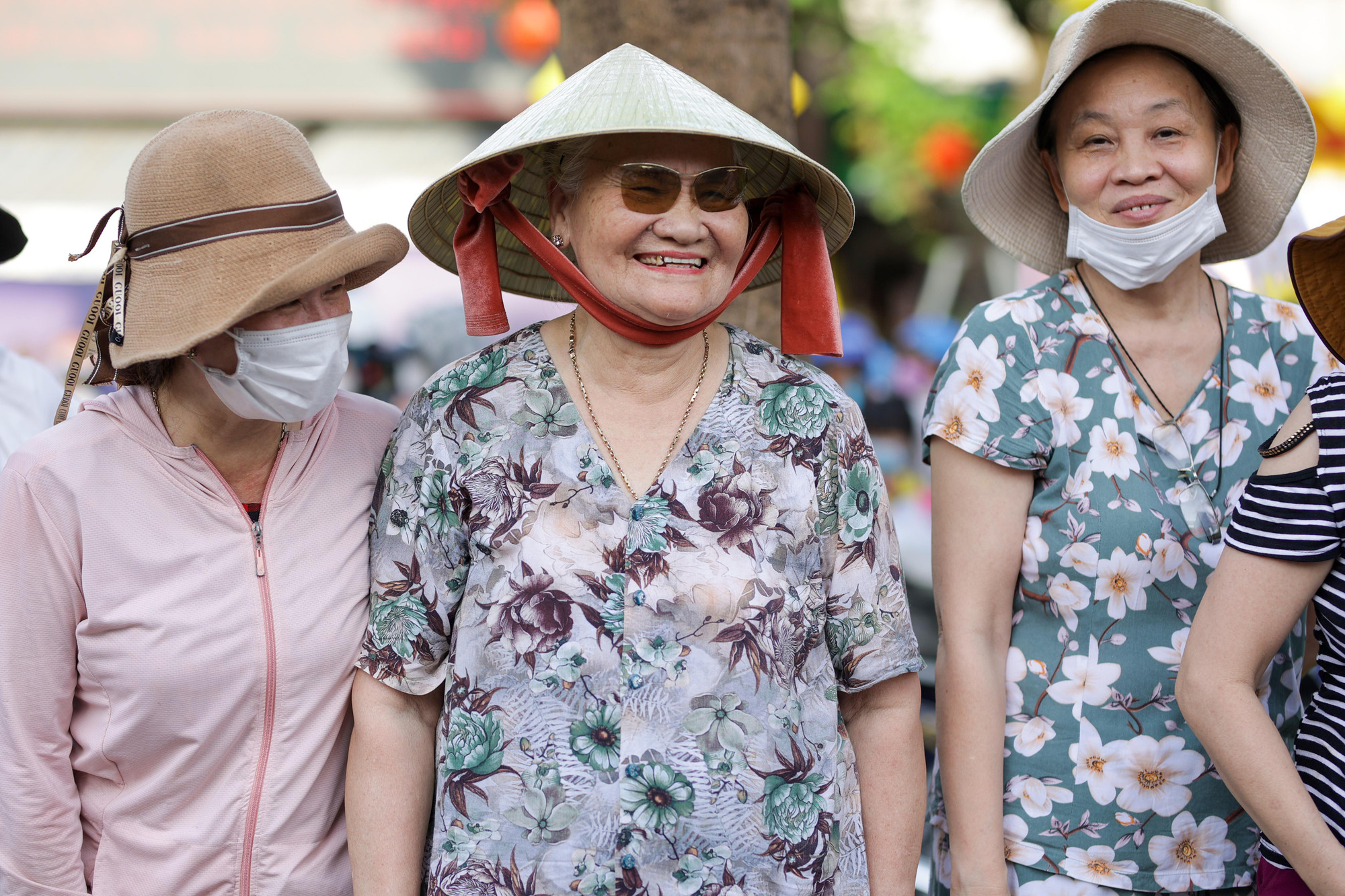 Các hoạt động quảng diễn lễ hội đường phố “Sắc màu văn hóa” tại tuần lễ cao điểm Festival Huế 2022, với những đa dạng sắc màu văn hóa, đã nhận được sự cổ vũ nhiệt tình, hào hứng của người dân Cố đô Huế và du khách, tạo nên bầu không khí sôi động, náo nhiệt chưa từng thấy trên nhiều con phố ở Huế kể từ sau đại dịch COVID-19.