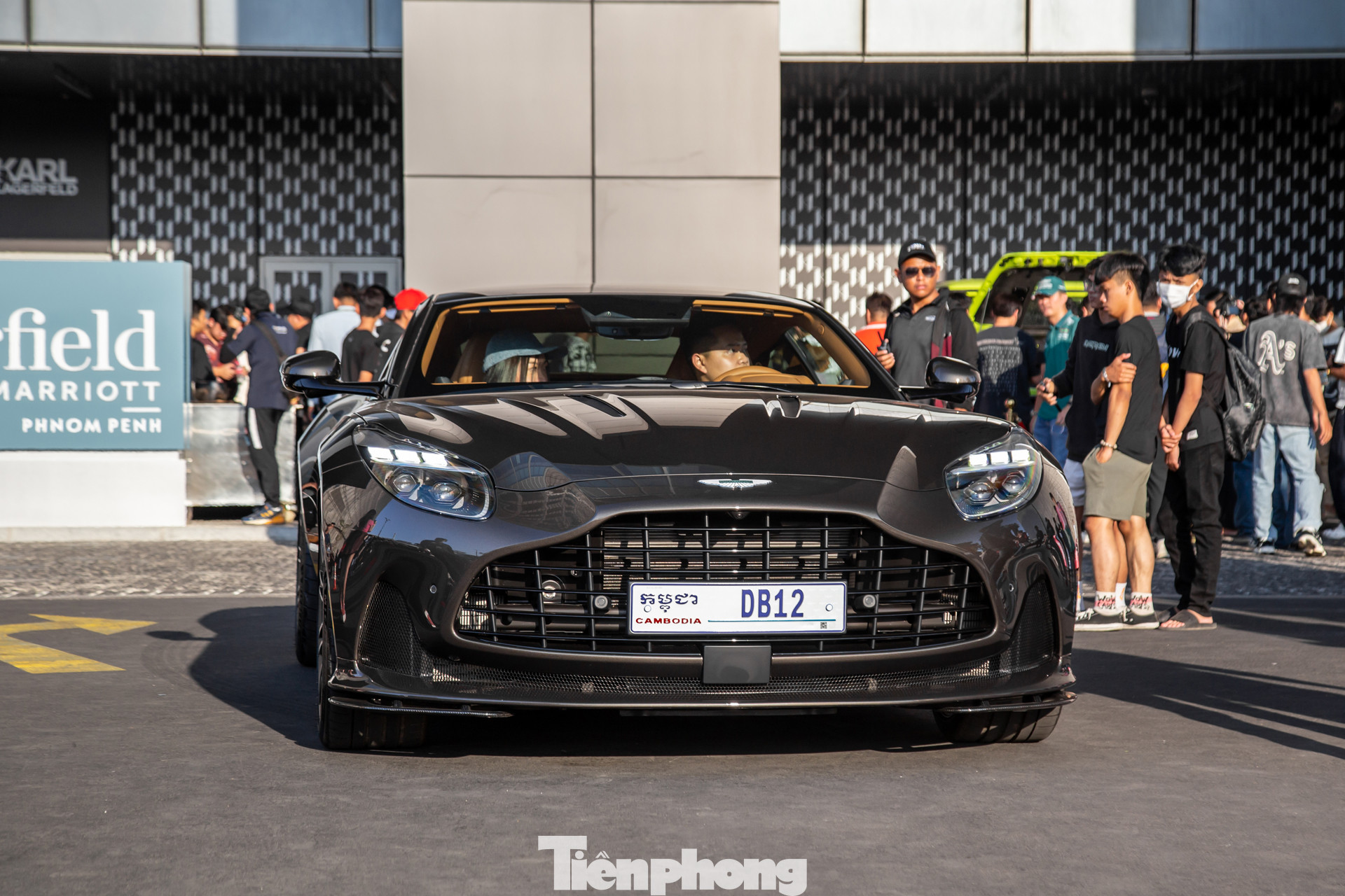 Được ra mắt toàn cầu vào tháng 5/2023, DB12 - mẫu xe mới nhất của Aston Martin - cũng đã xuất hiện tại Campuchia.