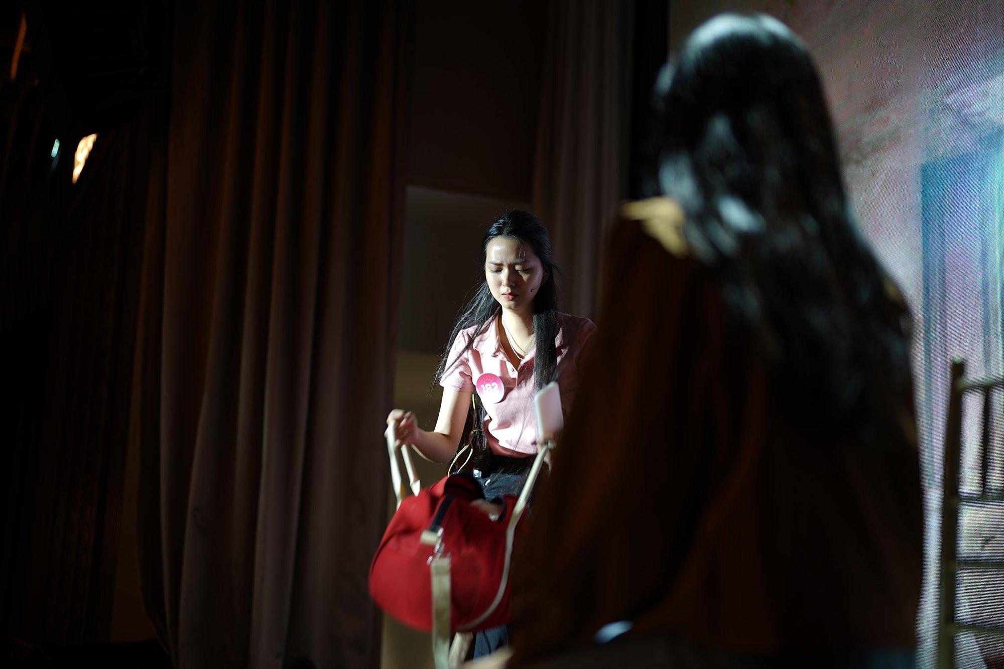 Ngoài những tiết mục múa, hát và thuyết trình, Mai Trang Thảo là thí sinh duy nhất chọn diễn xuất cho phần thi tài năng.