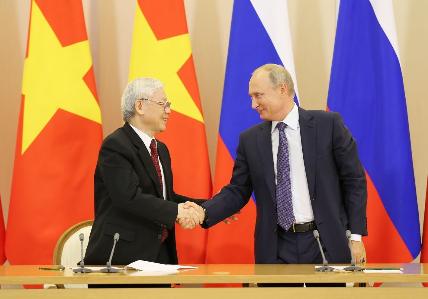 Tổng Bí thư Nguyễn Phú Trọng tiếp đón Tổng thống Nga V. Putin tới Việt Nam. Tổng Bí thư Nguyễn Phú Trọng tiếp đón Tổng thống Nga V. Putin tới Việt Nam.