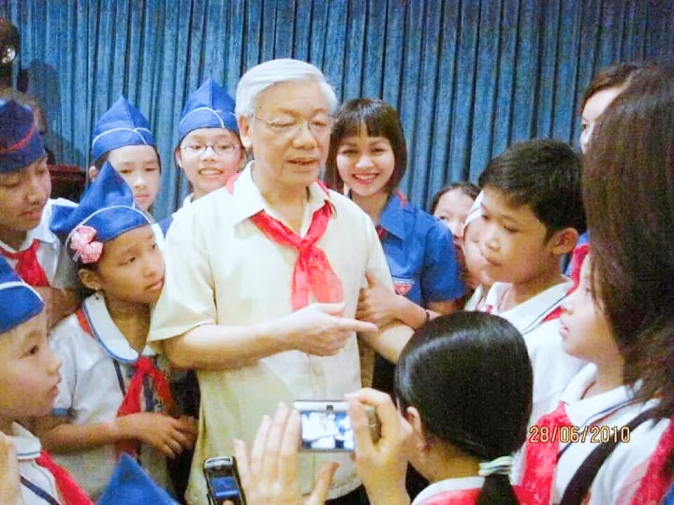 Tổng Bí thư Nguyễn Phú Trọng (khi đó là Chủ tịch Quốc hội) tại Đại hội Cháu ngoan Bác Hồ toàn quốc năm 2010