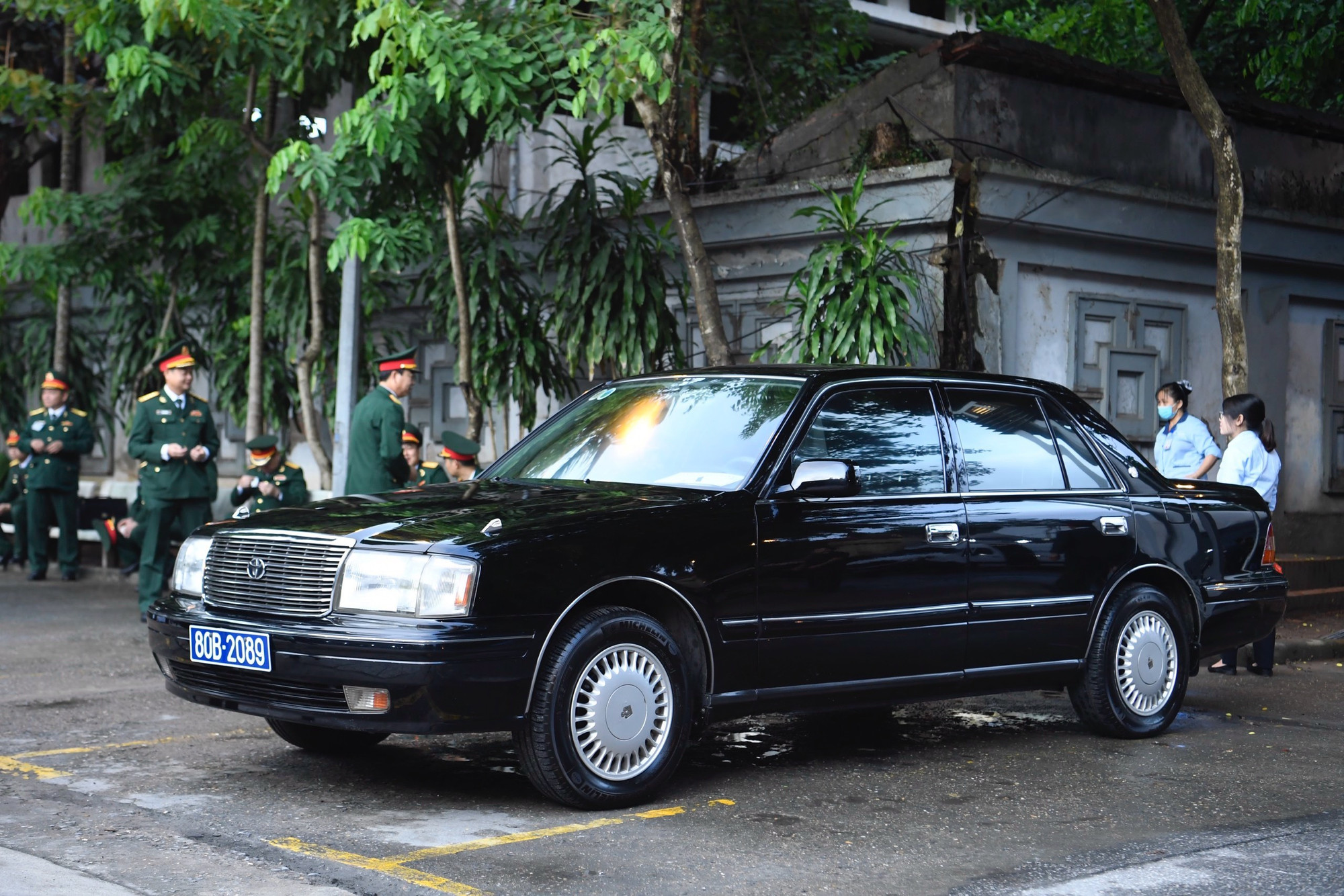Toyota Crown 1998, 'người cận vệ già' của Tổng Bí thư Nguyễn Phú Trọng. Toyota Crown 1998, 'người cận vệ già' của Tổng Bí thư Nguyễn Phú Trọng.