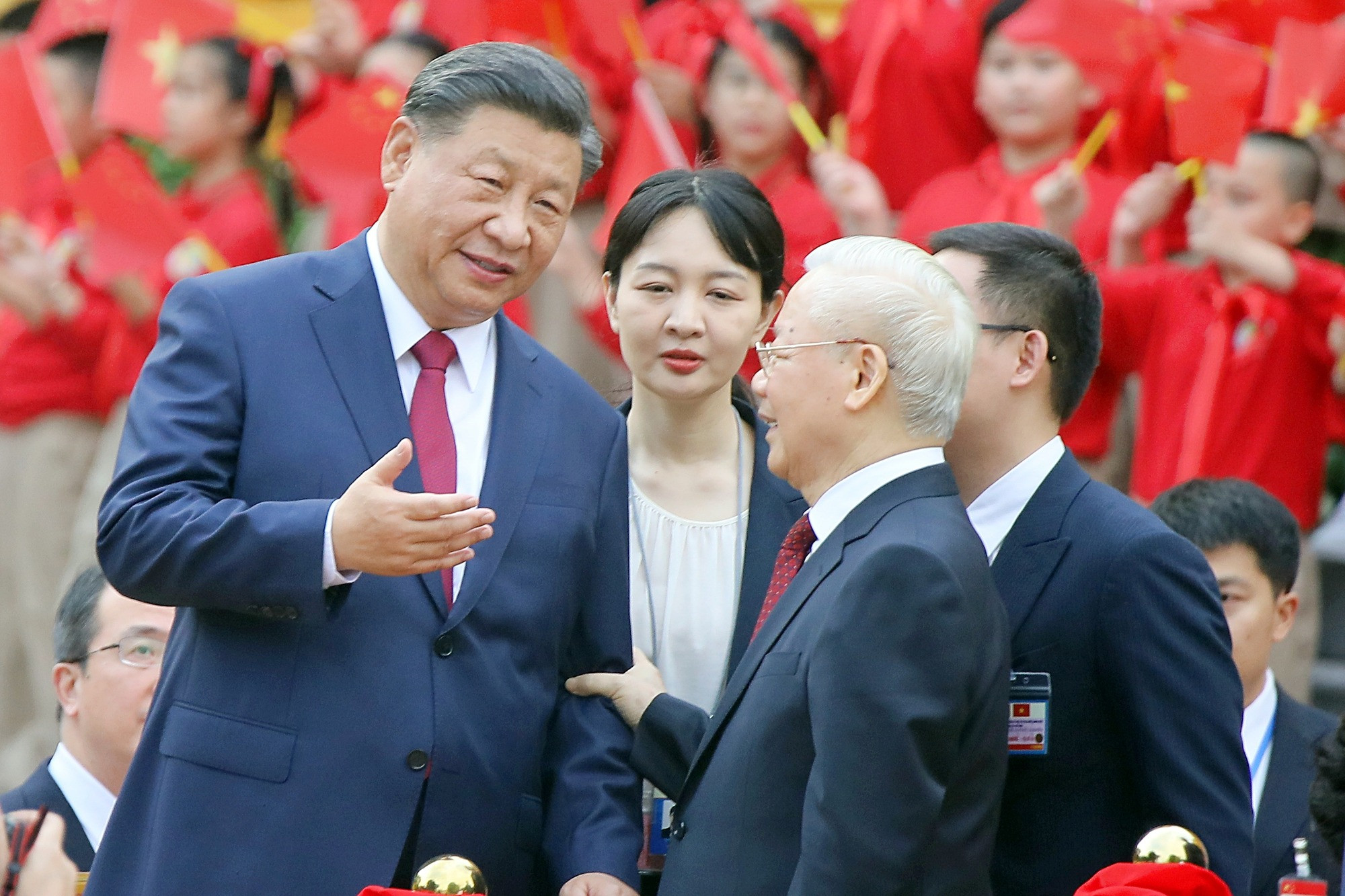 Tổng Bí thư Nguyễn Phú Trọng tiếp đón Chủ tịch nước Trung Quốc Tập Cận Bình tới Việt Nam. Tổng Bí thư Nguyễn Phú Trọng tiếp đón Chủ tịch nước Trung Quốc Tập Cận Bình tới Việt Nam.