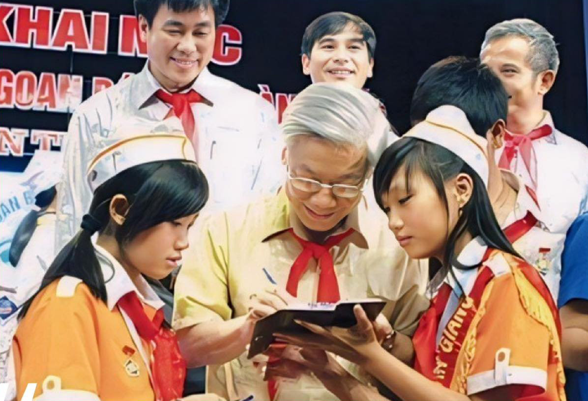 Tổng Bí thư Nguyễn Phú Trọng (khi đó là Chủ tịch Quốc hội) tại Đại hội Cháu ngoan Bác Hồ toàn quốc năm 2010 Tổng Bí thư Nguyễn Phú Trọng (khi đó là Chủ tịch Quốc hội) tại Đại hội Cháu ngoan Bác Hồ toàn quốc năm 2010