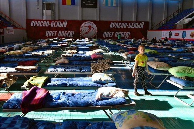 Người dân Donetsk phải đi sơ tán do xung đột bùng phát. Ảnh: Ruptly Người dân Donetsk phải đi sơ tán do xung đột bùng phát. Ảnh: Ruptly