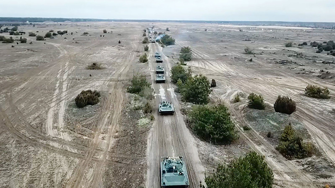 [eMagazine] Toàn cảnh căng thẳng leo thang từng ngày ở biên giới Ukraine - Ảnh 8.