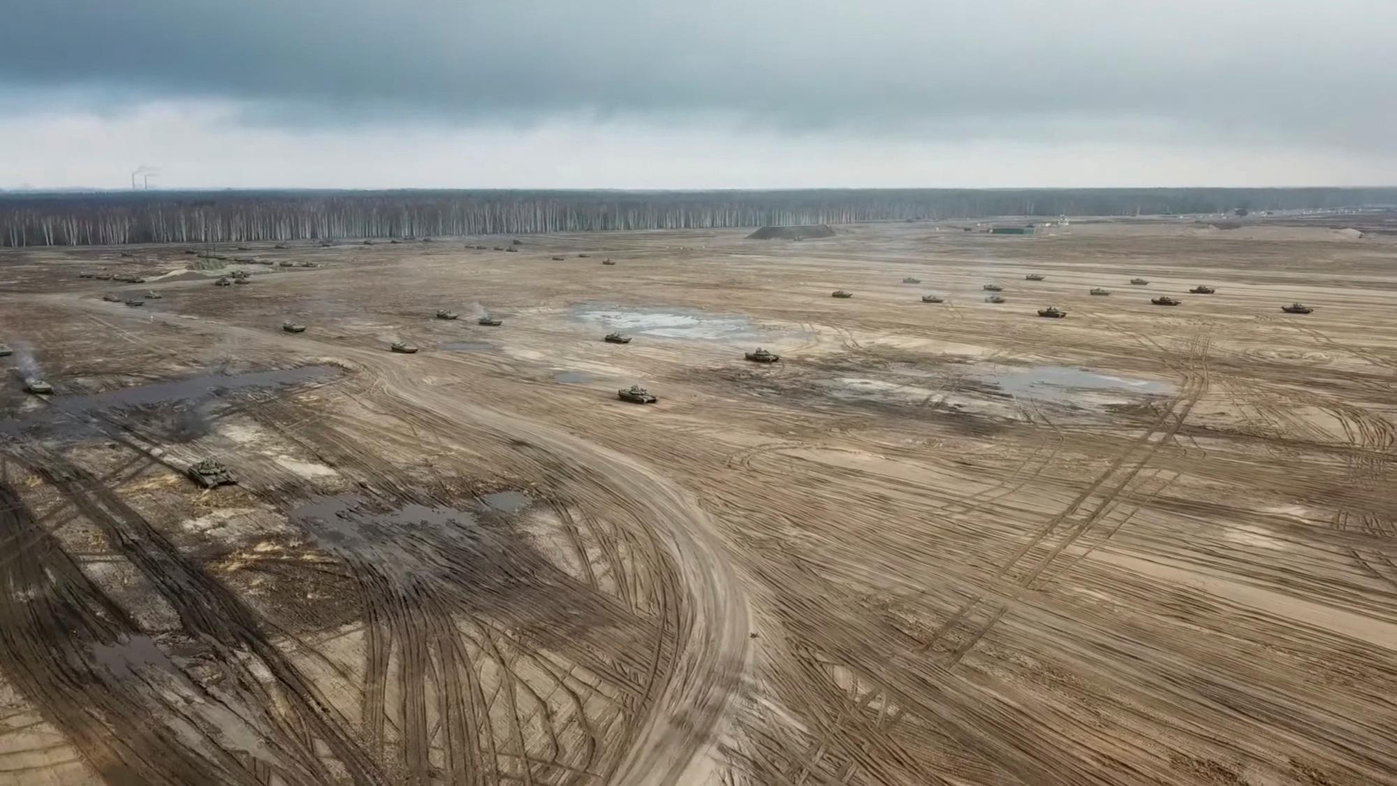 Cuộc tập trận chung Nga - Belarus diễn ra tại vùng Brest hôm 11-2. Ảnh: Reuters