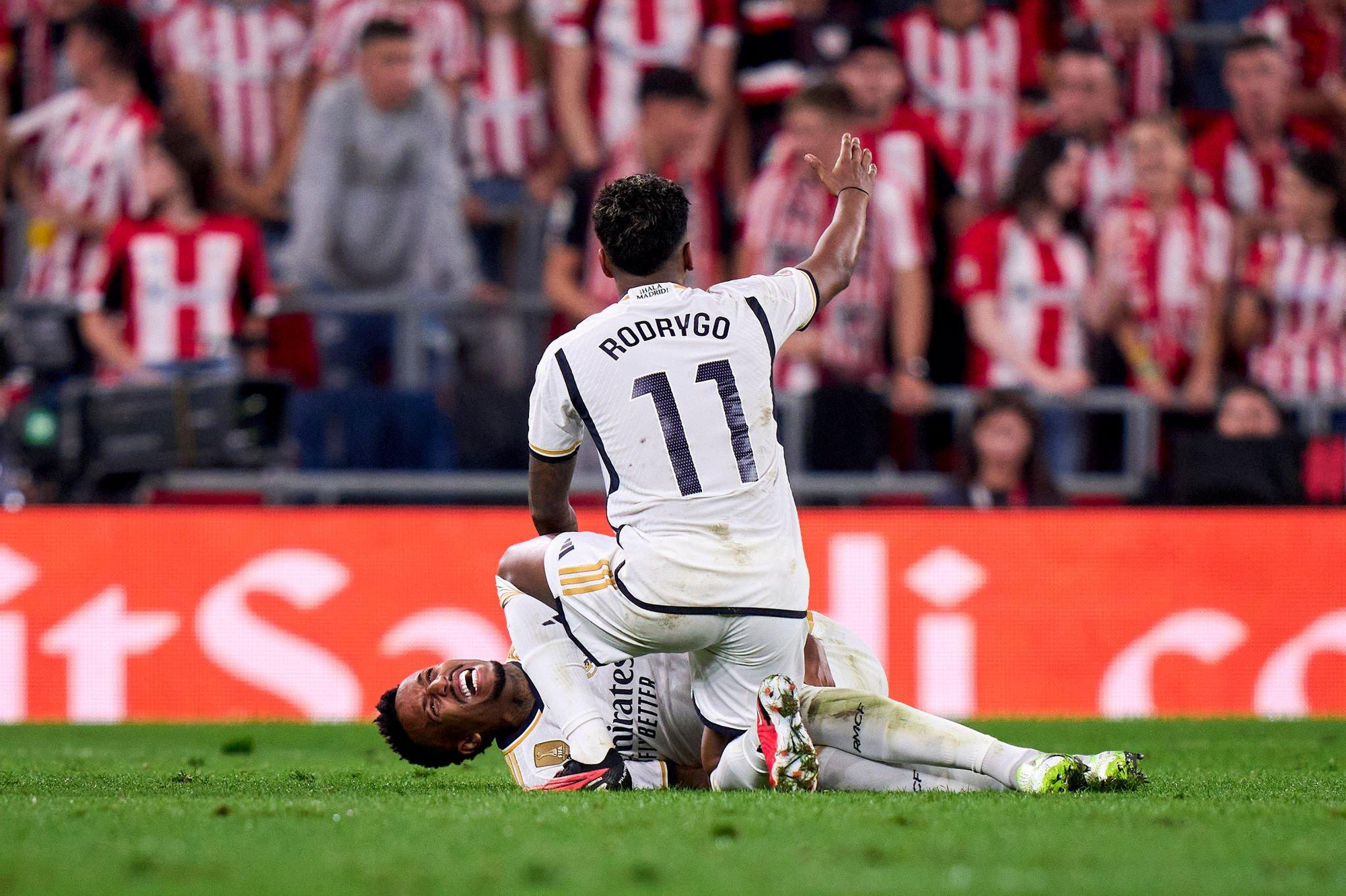 Tai họa ập xuống Real Madrid: Ngôi sao thứ 2 đứt dây chằng đầu gối | Báo  điện tử Tiền Phong