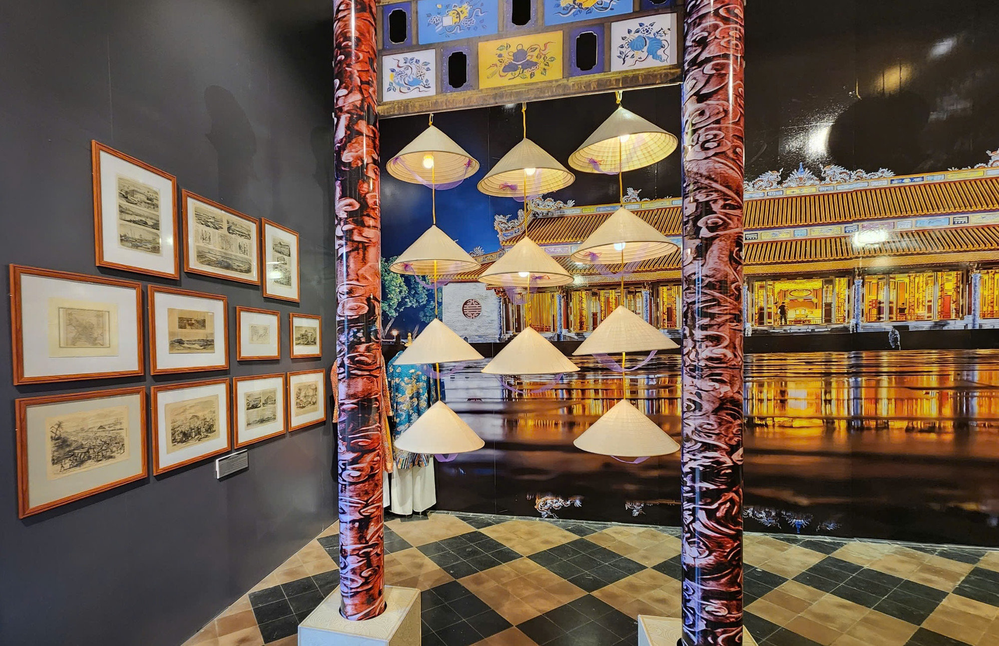 Một góc triển lãm “Phú Xuân - Gia Định, Những dấu ấn lịch sử”