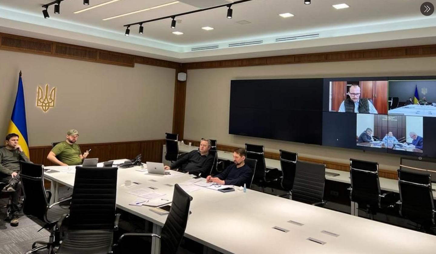 Bức ảnh về cuộc đàm phán trực tuyến Nga-Ukraine hôm 14-3 được Cố vấn Tổng thống Ukraine Mykhailo Podolyak chia sẻ lên trang Twitter cá nhân. Ảnh: Twitter