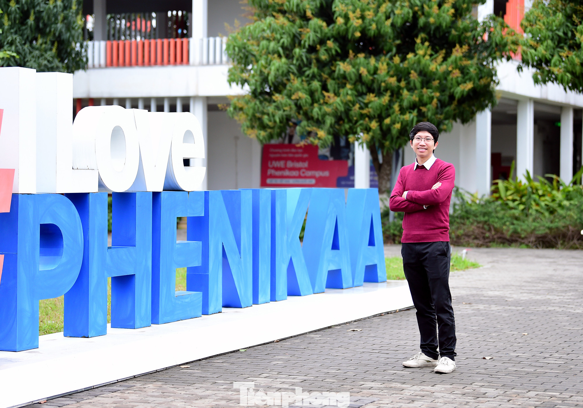 Tiến sĩ Nguyễn Viết Hương hiện là Phó Trưởng Khoa Khoa học và Kỹ thuật Vật liệu, Trường ĐH Phenikaa. Ảnh: Xuân Tùng Tiến sĩ Nguyễn Viết Hương hiện là Phó Trưởng Khoa Khoa học và Kỹ thuật Vật liệu, Trường ĐH Phenikaa. Ảnh: Xuân Tùng