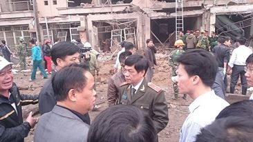 Nổ lớn nghi cưa bom ở Hà Nội, nhiều người chết ảnh 10