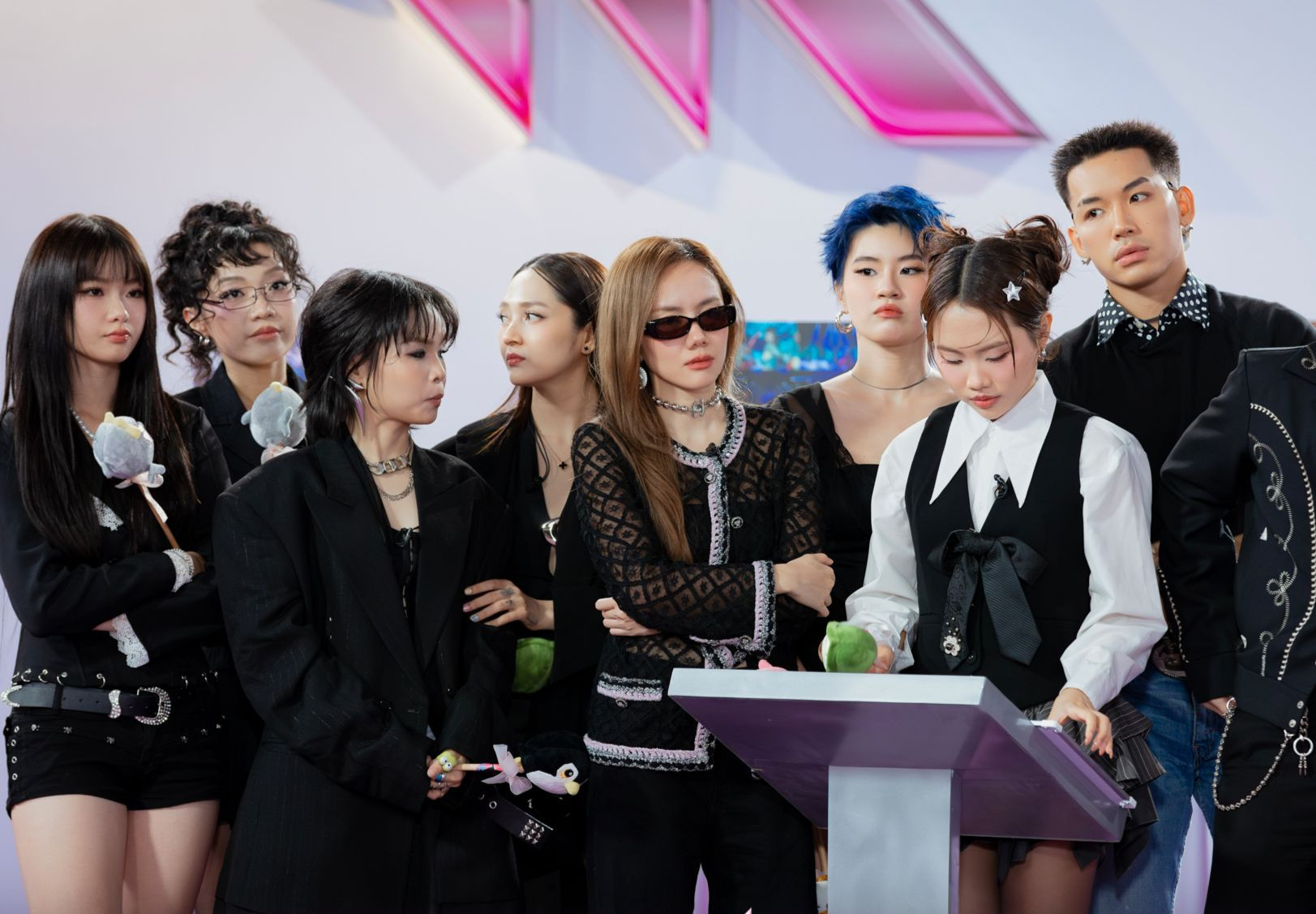 Phương Mỹ Chi sẽ làm gì với nhiều mảnh ghép tách biệt.