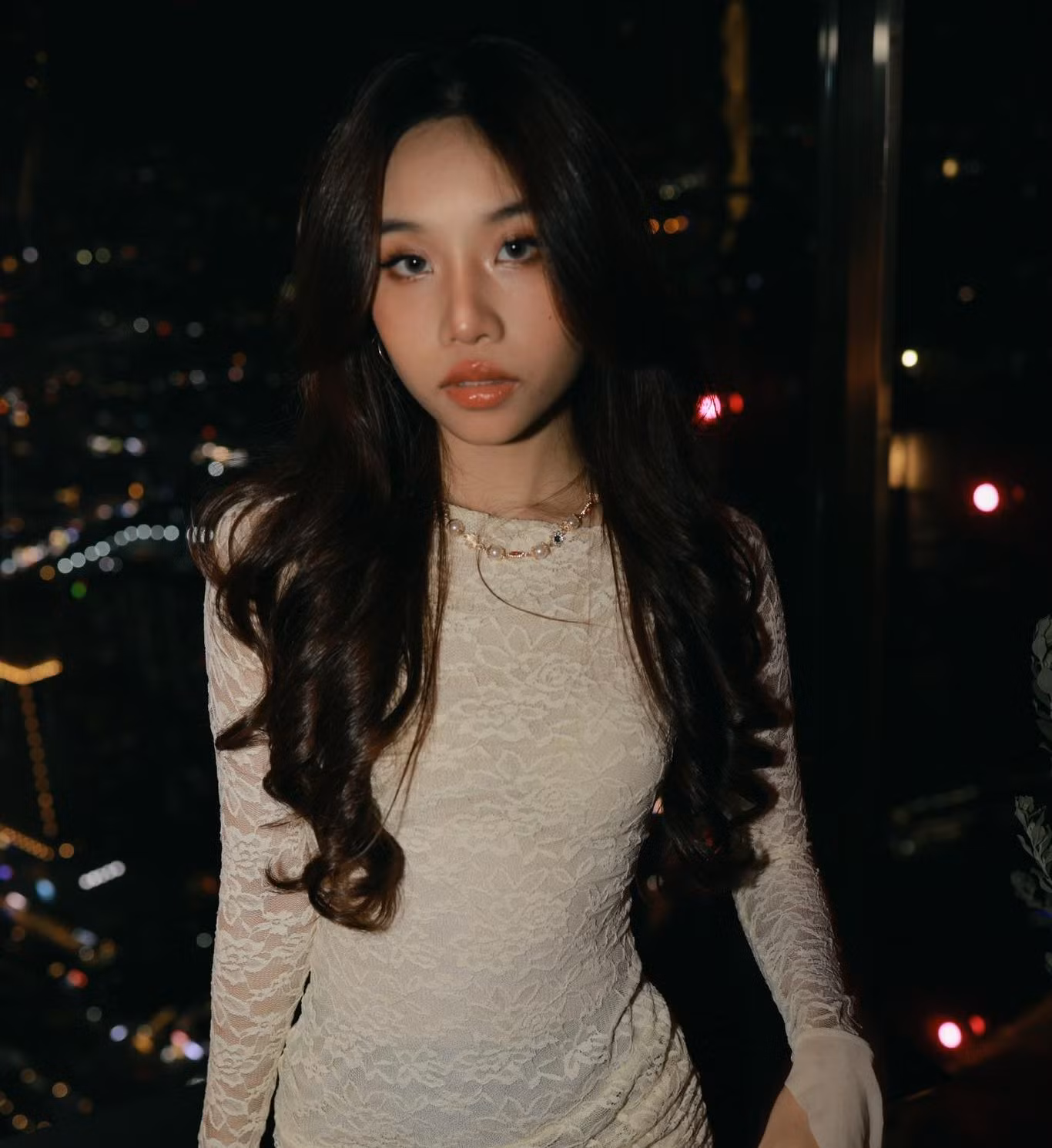 Shayda gây bất ngờ khi tung một album nhưng sức hút đạt được không lớn. Shayda gây bất ngờ khi tung một album nhưng sức hút đạt được không lớn.