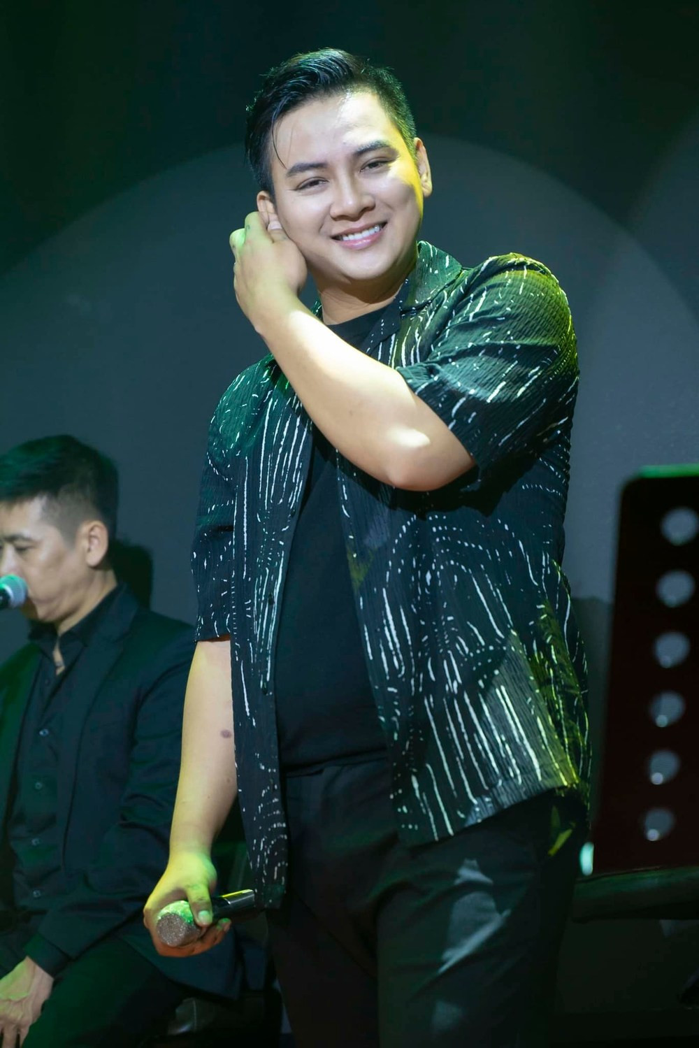 Khán giả vẫn kiên nhẫn chờ đợi Hoài Lâm.