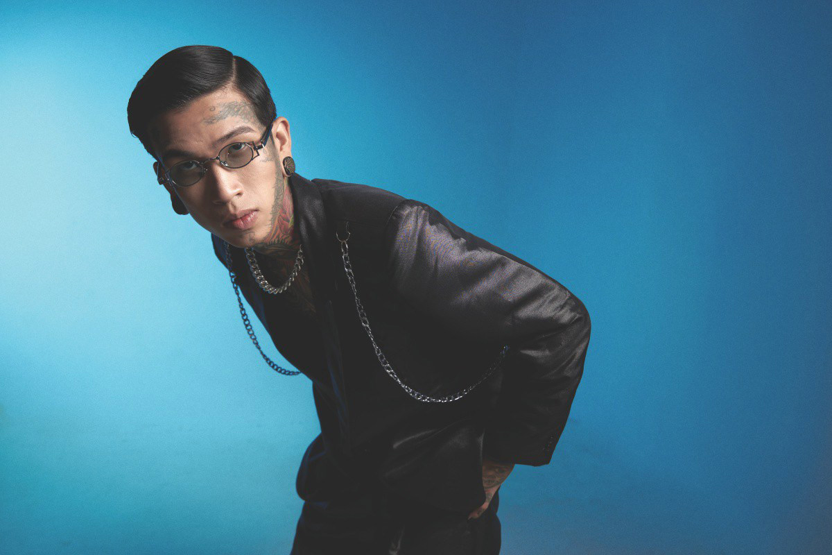 Một Dế Choắt khi bước ra sân khấu Rap Việt dần trở lại. Một Dế Choắt khi bước ra sân khấu Rap Việt dần trở lại.