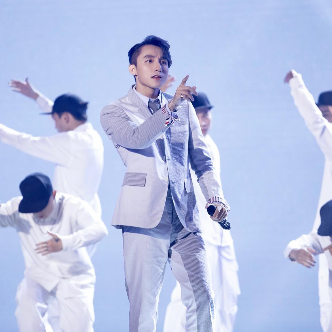 Sơn Tùng đang chững lại trong âm nhạc.