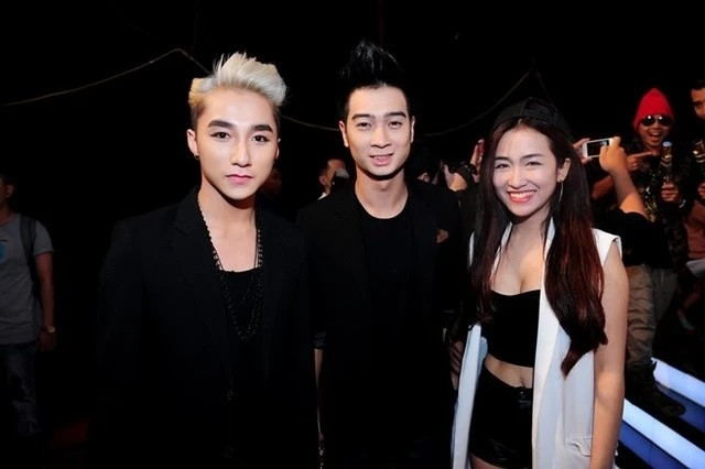 SlimV nổi lên khi về chung đội Sơn Tùng tại The Remix mùa 1. SlimV nổi lên khi về chung đội Sơn Tùng tại The Remix mùa 1.