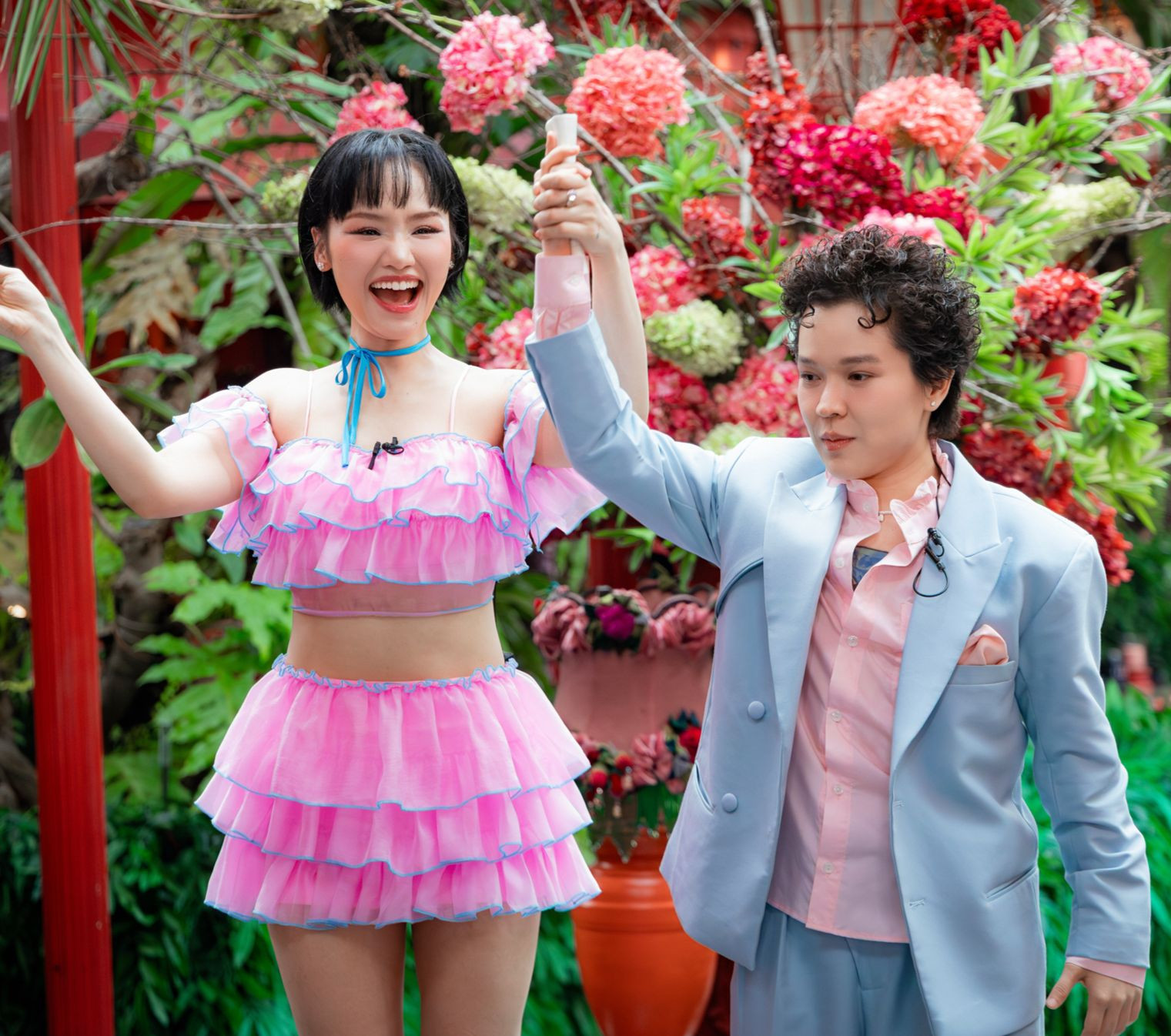 Đội Miu Lê trội lên khi cùng lúc có Tiên Tiên và LyLy. Đội Miu Lê trội lên khi cùng lúc có Tiên Tiên và LyLy.