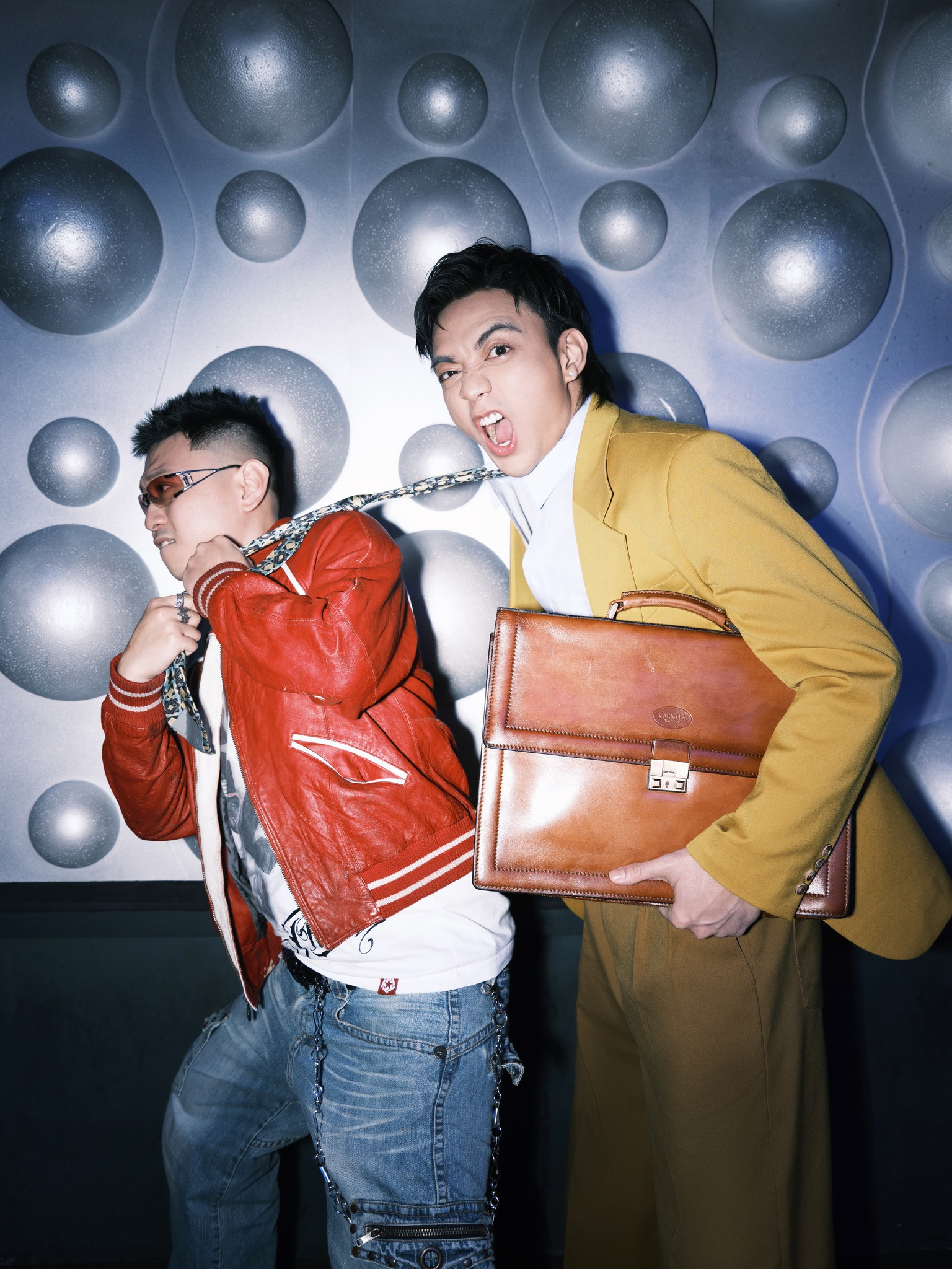 MV Heyyy của Soobin và Cân cả thế giới (Dương Hoàng Yến) thất bại dù đầu tư mạnh. MV Heyyy của Soobin và Cân cả thế giới (Dương Hoàng Yến) thất bại dù đầu tư mạnh.